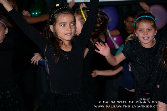 Salsa With Silvia Bilingual Summer Camp 2019-271